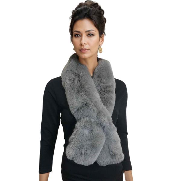 LC01 - Faux Rabbit Pull Through Scarves Light Grey<br>
Faux Rabbit Pull Through Scarf - One Size Fits All