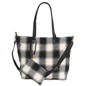 3720 - Weekend Tote Bag/Pouch 2 pc Sets 10331 - White/Black Buffalo Plaid 
2pc Set<br>
Weekend Tote Bag/Pouch Set - 18.5