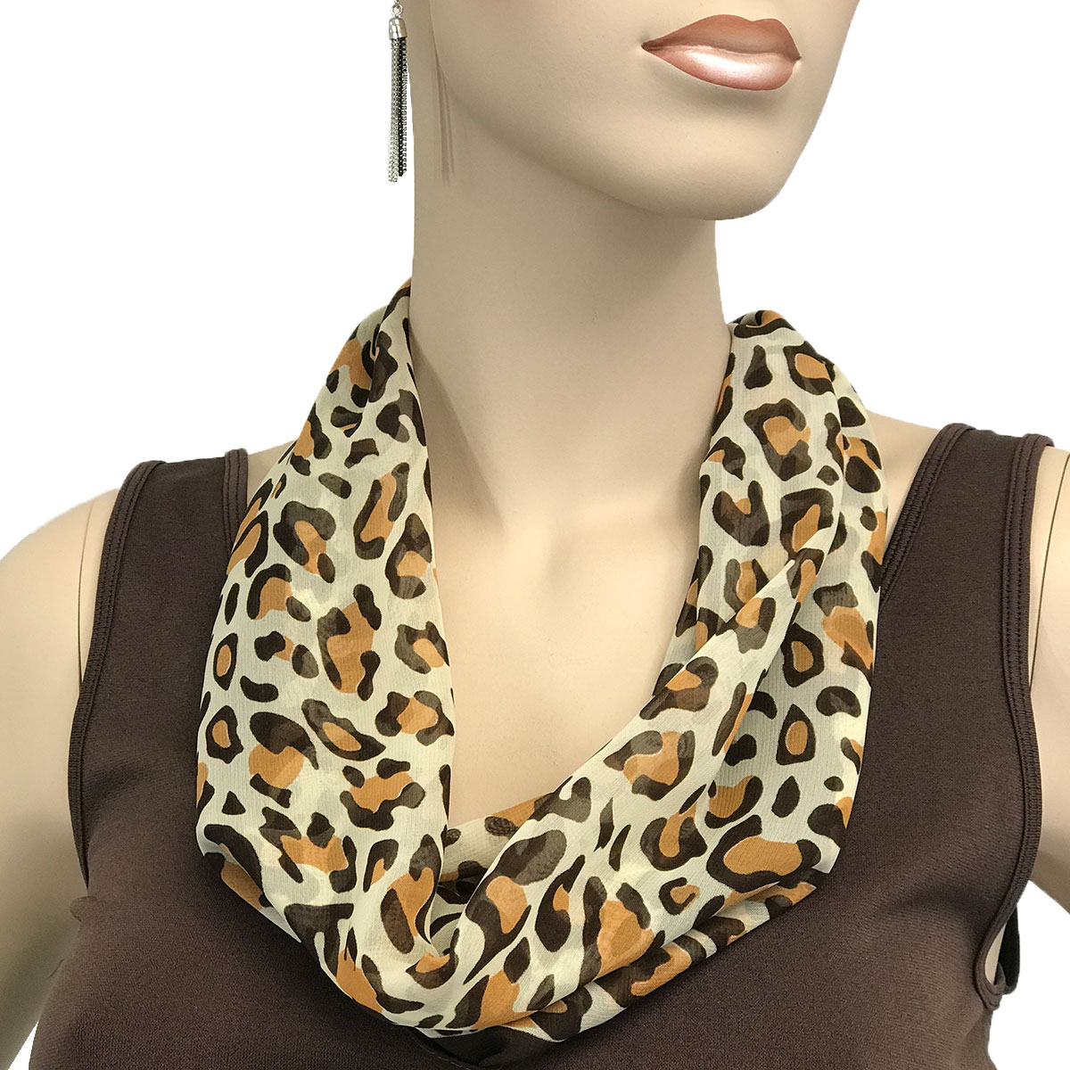 104BR - Brown Cheetah<br>
Magnetic Clasp Silky Dress Scarf