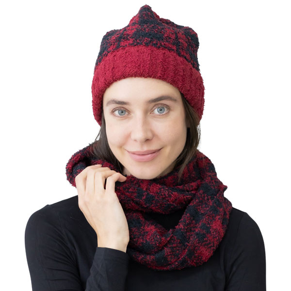 1017 - Red/Black
Chenille Hat and Infinity Set