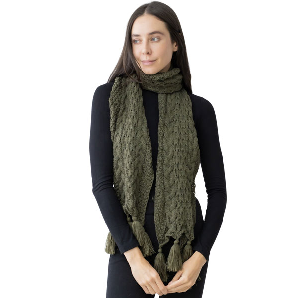 4024 - Knitted Scarf